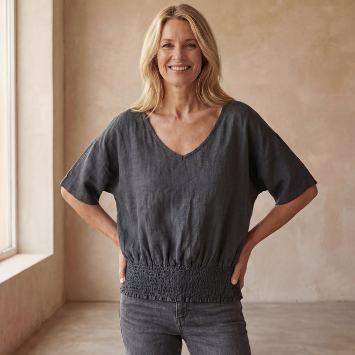 BOMIA - Comfortable Waisted T-shirt with V-neckline