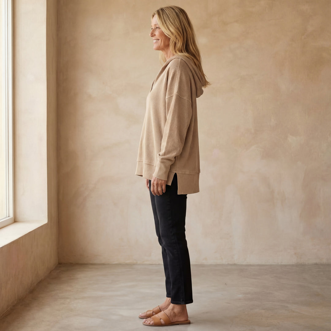 AREMIA - STYLISH HOODIE