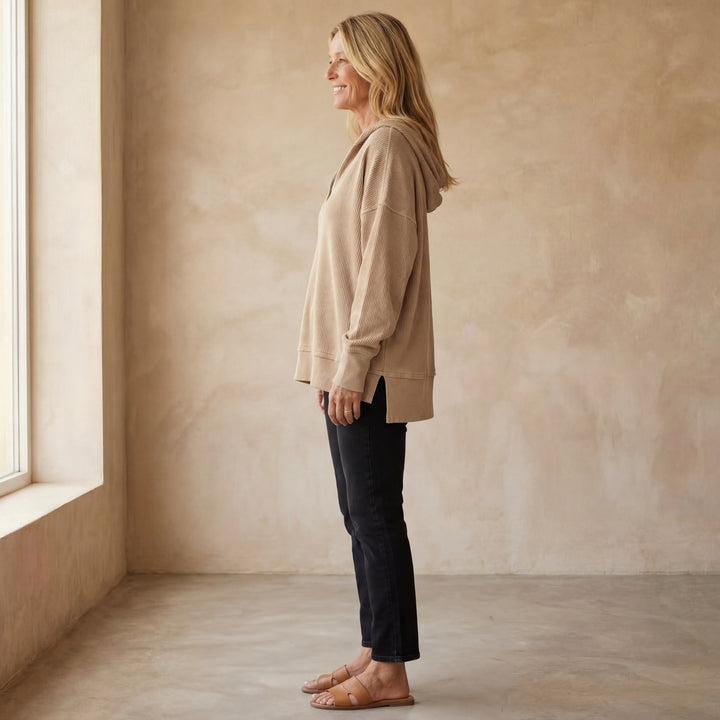 AREMIA - STYLISH HOODIE