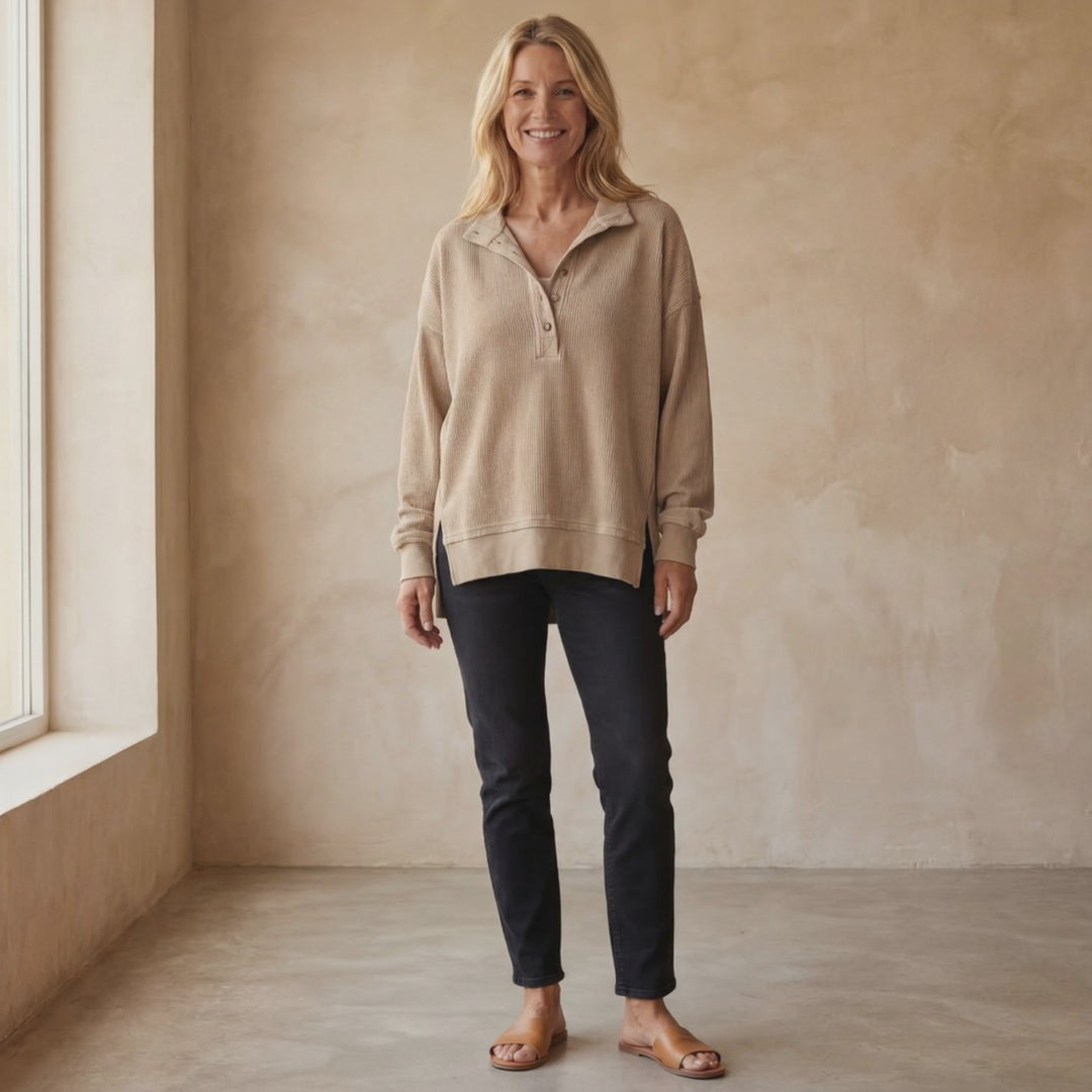 AREMIA - STYLISH HOODIE
